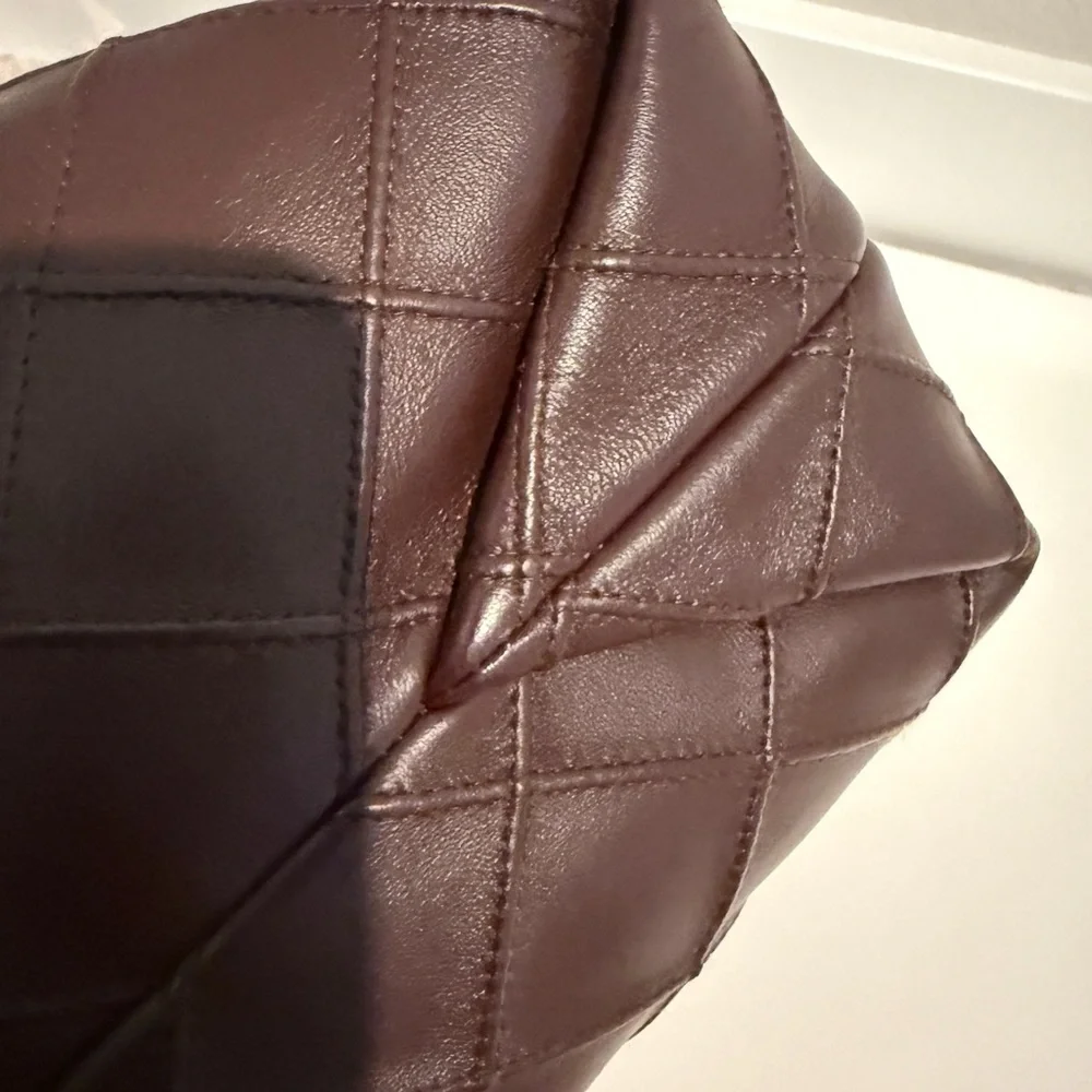 Tory Burch Fleming Quilted Hobo (Maple/Brown) - Picture 4 of 6